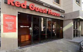 Red Guesthouse